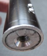 Sitzrohr mit Alueinsatz mit M8-Gewinde. Eingenietet mit 2 Stück 3mm-Alurundkopfnieten.